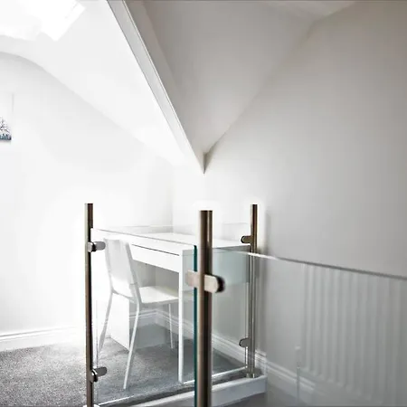 Deluxe 2 Bedroom *